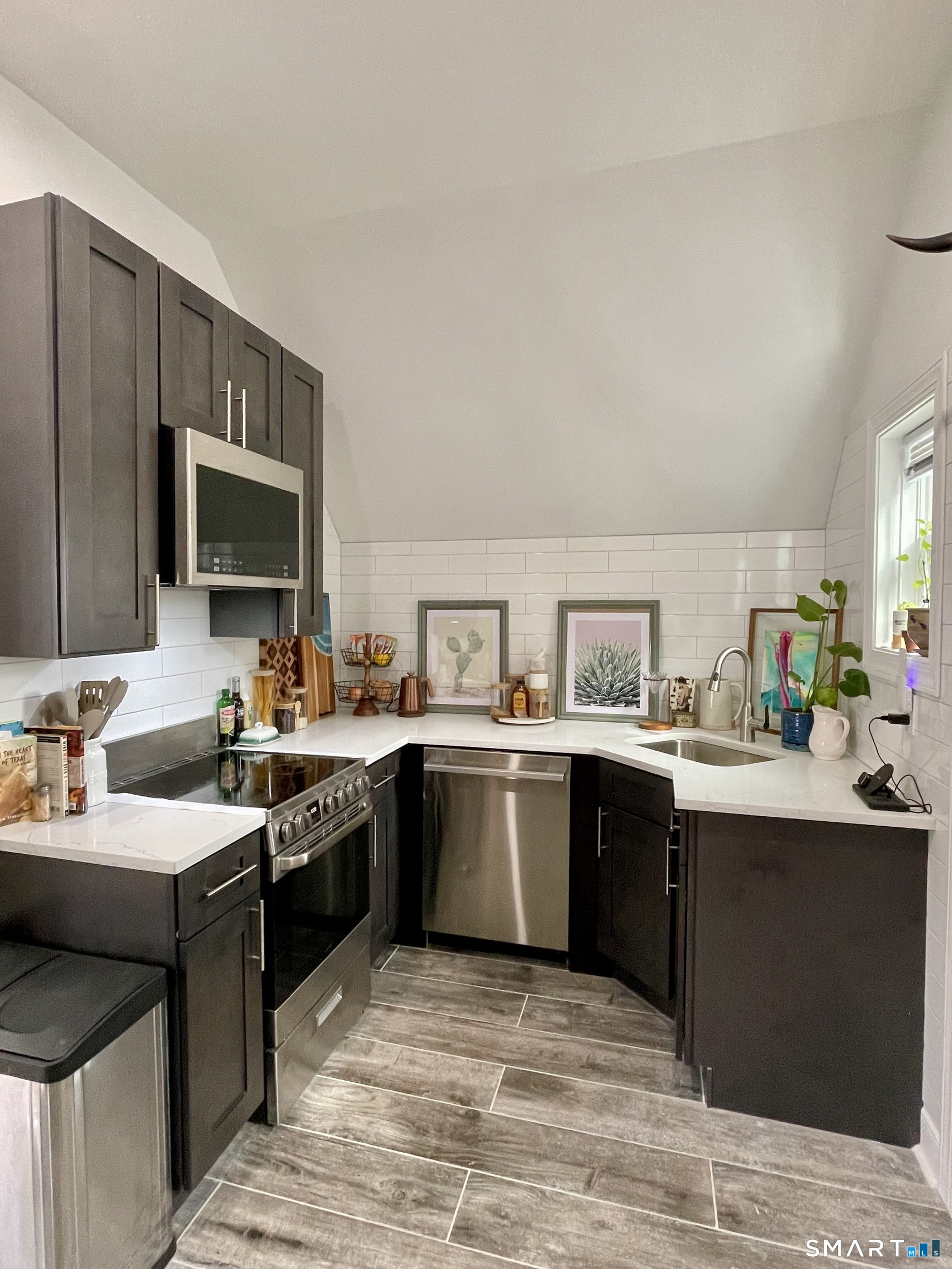198 Montauk Avenue New London CT 06320