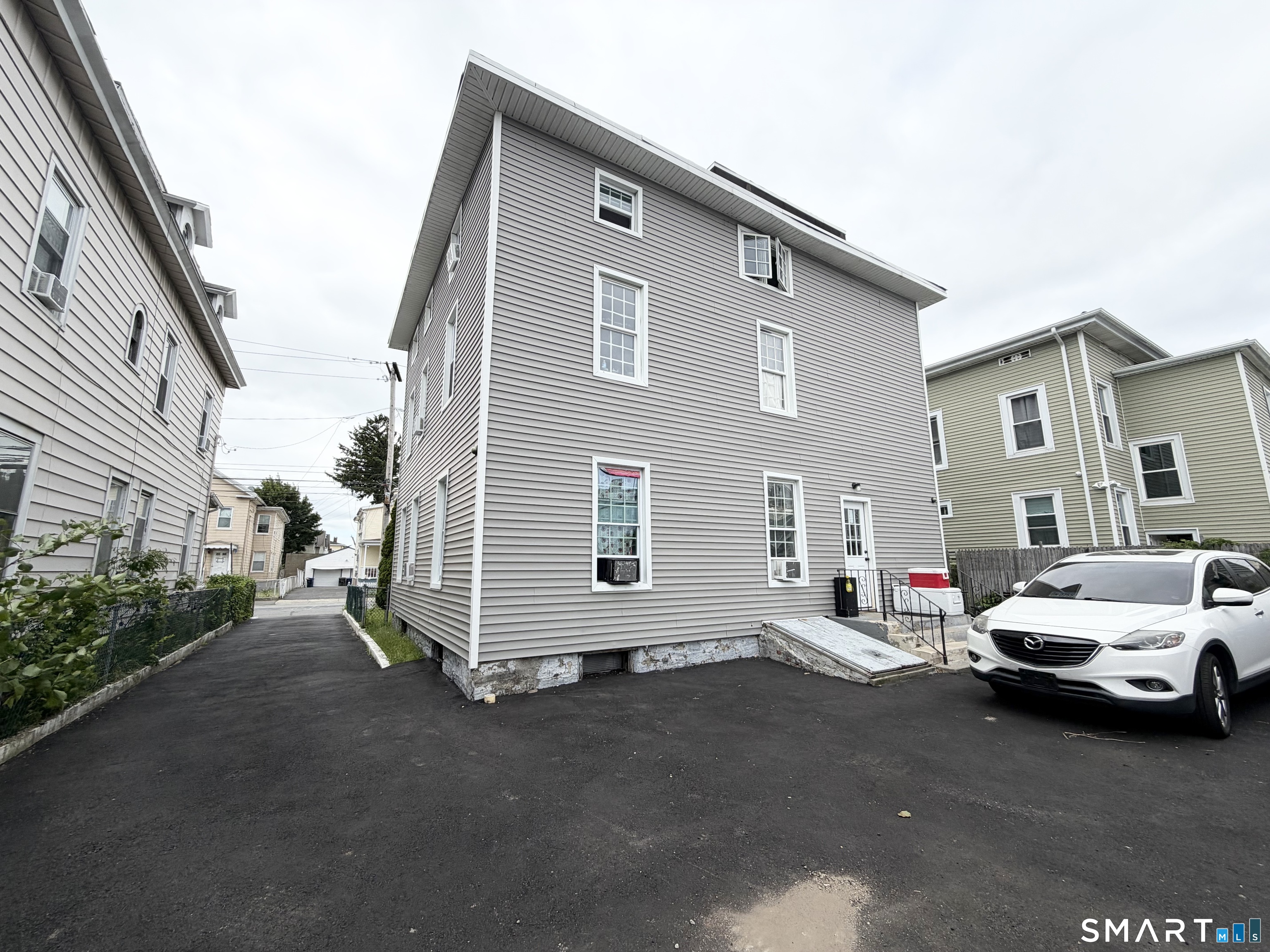 616 Noble Avenue Bridgeport CT 06608