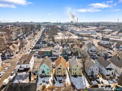 1036-1038 Maplewood Avenue Bridgeport CT 06605