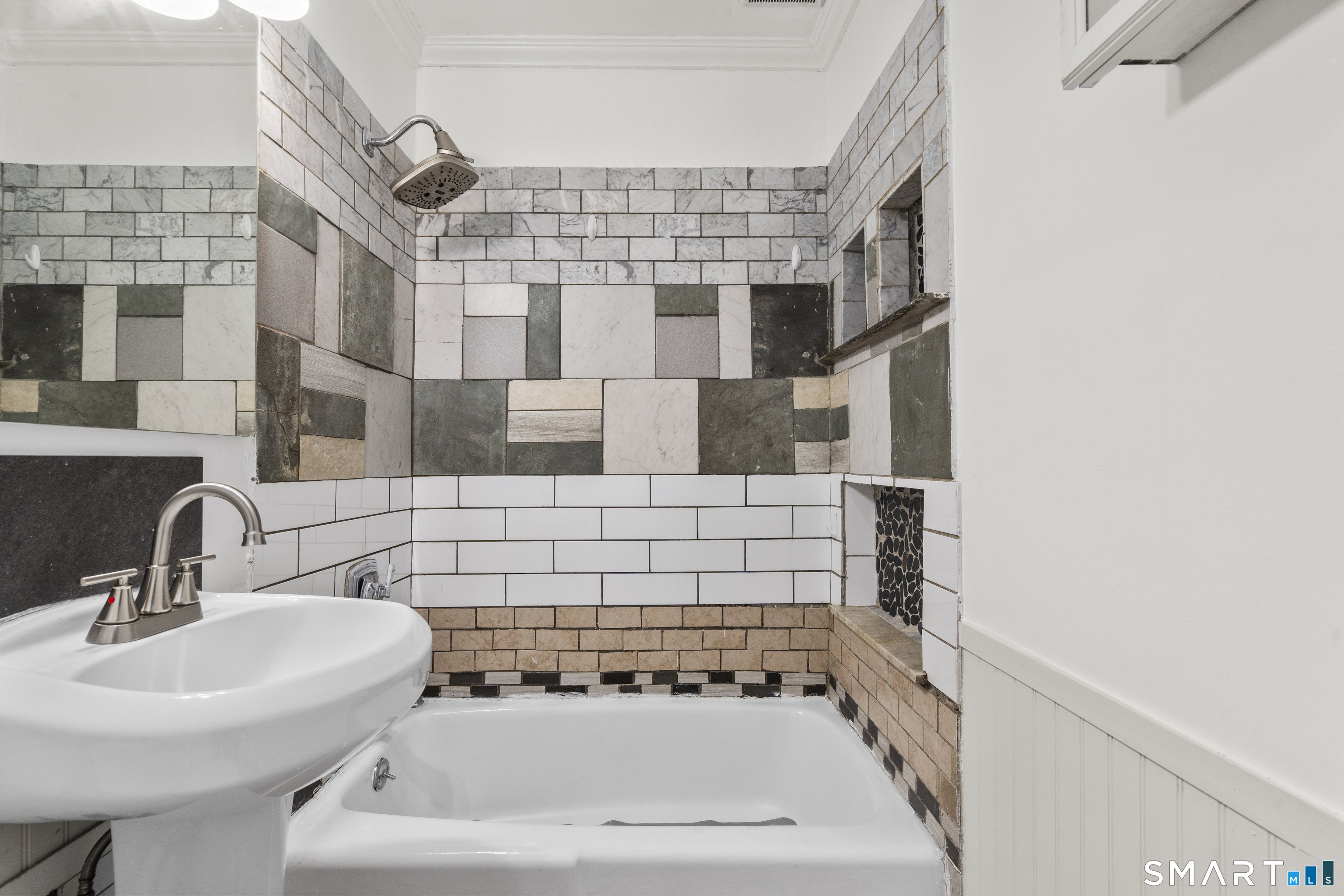 88 North Pond Street Bristol CT 06010
