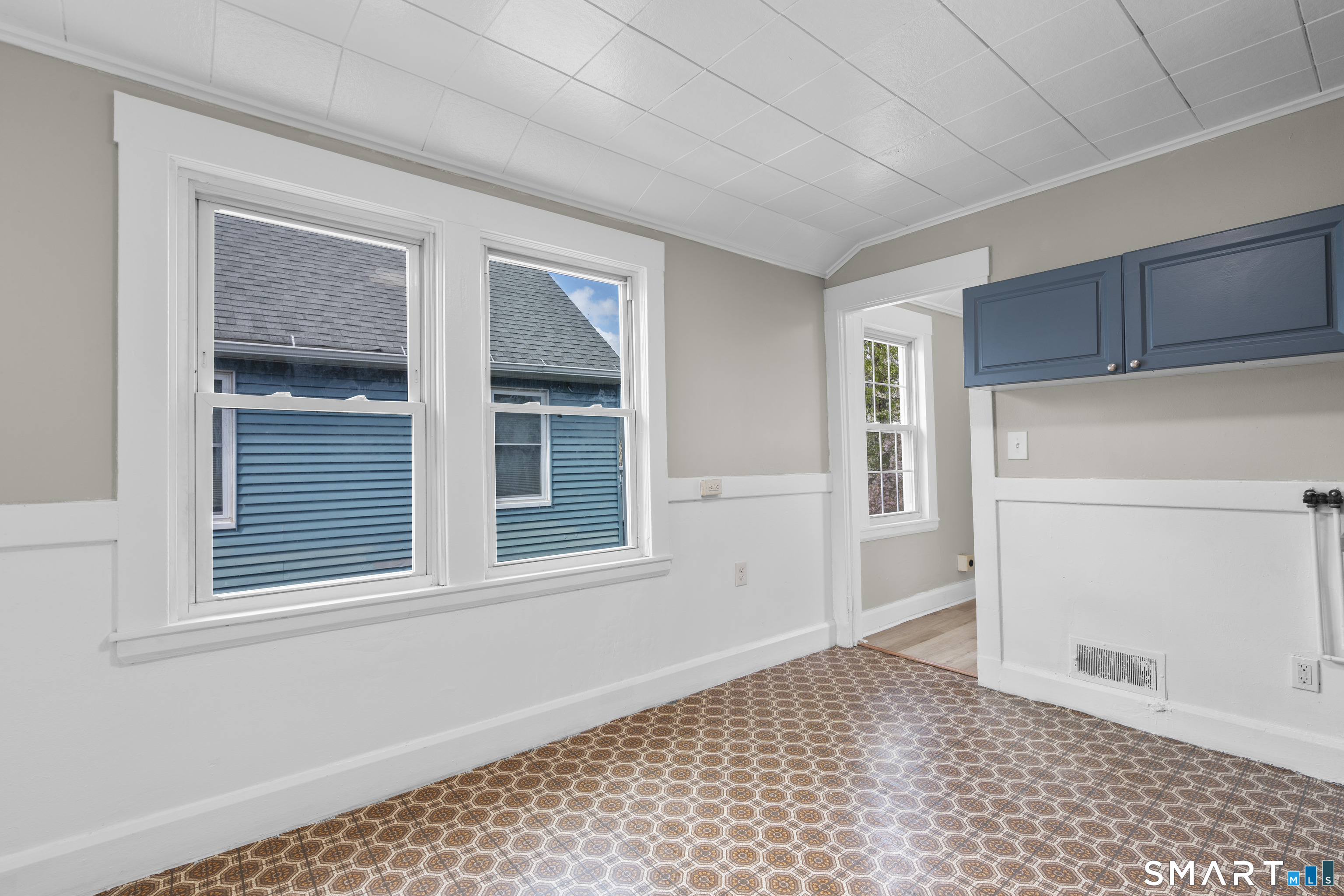 88 North Pond Street Bristol CT 06010