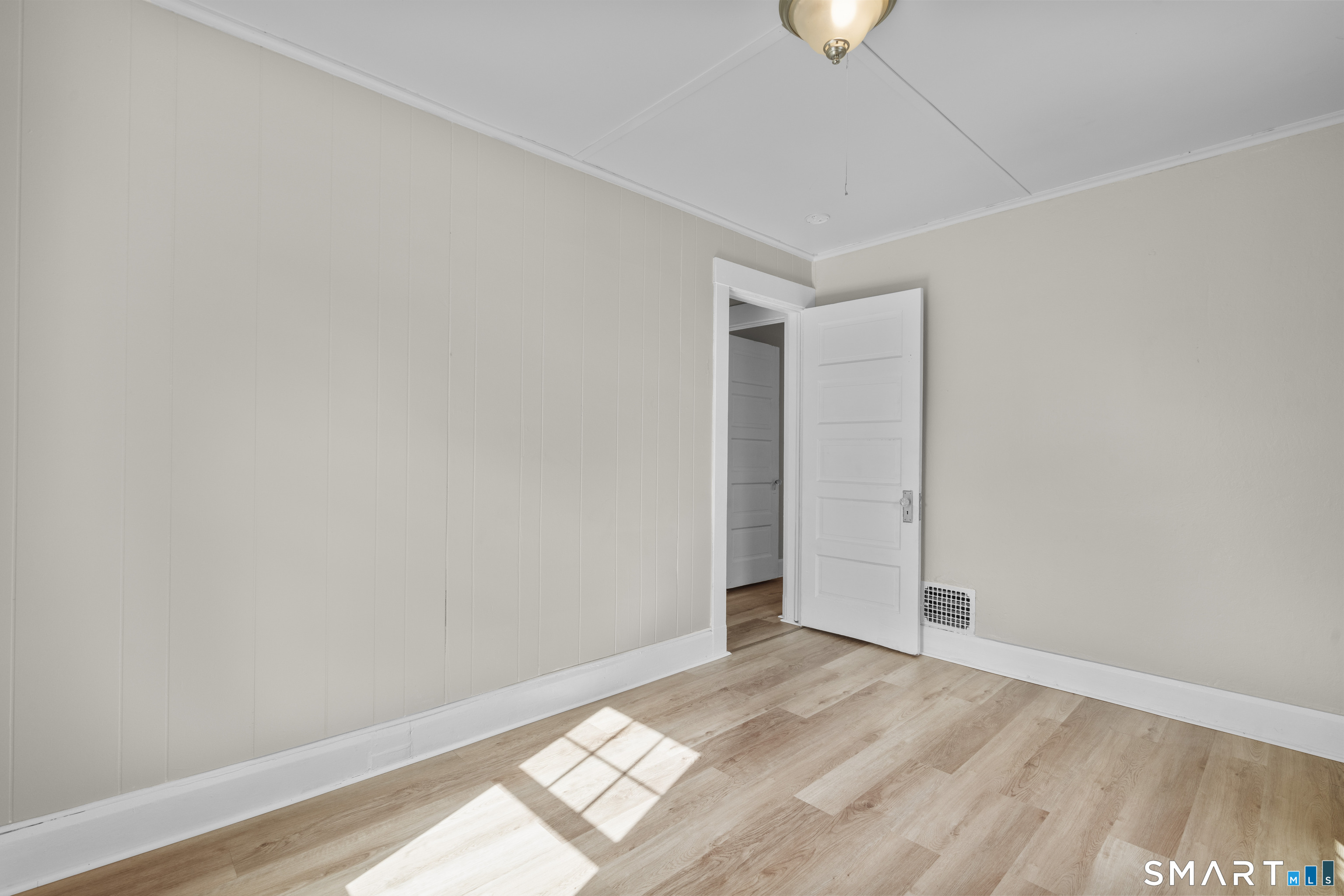 88 North Pond Street Bristol CT 06010
