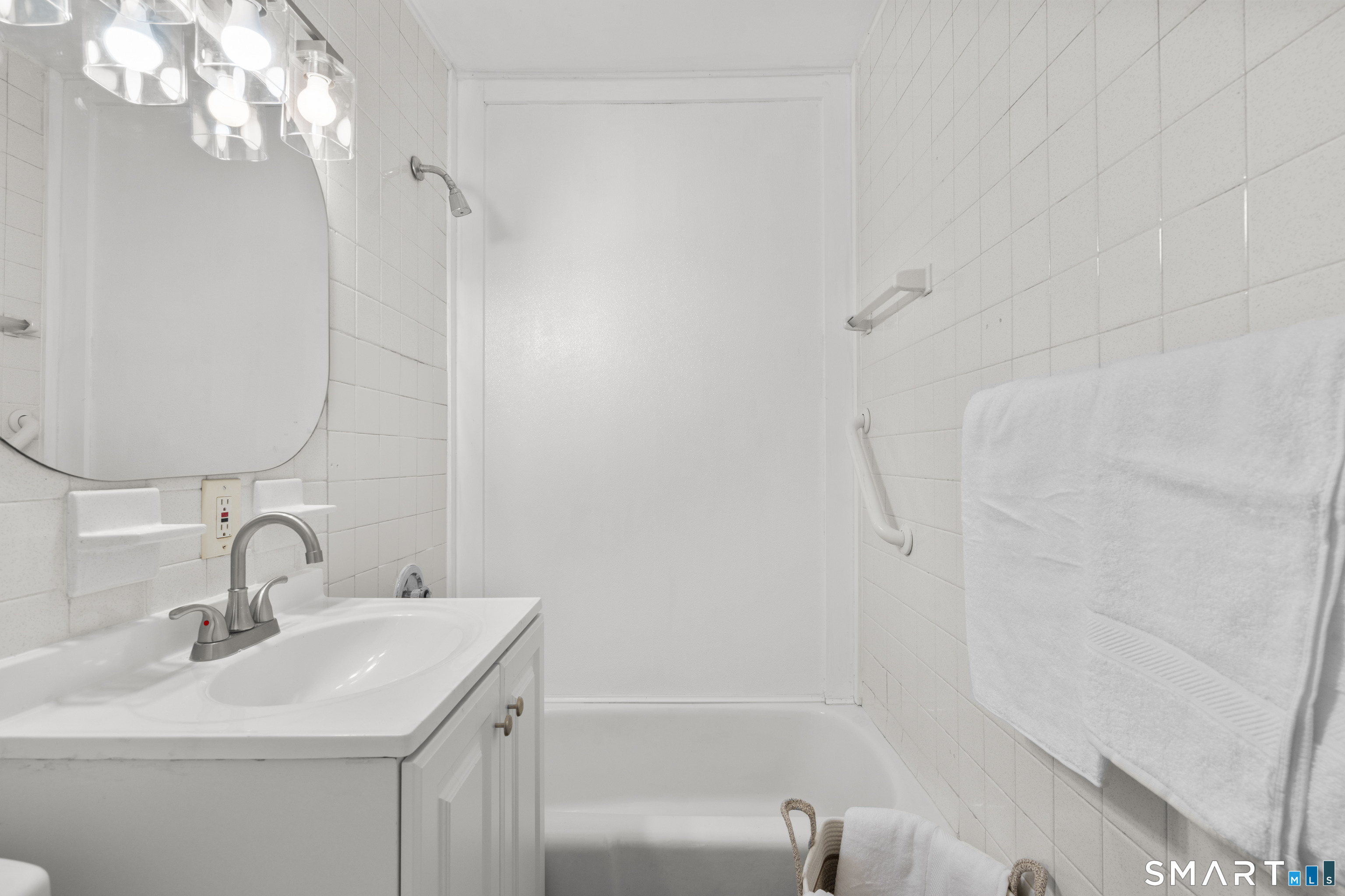 88 North Pond Street Bristol CT 06010