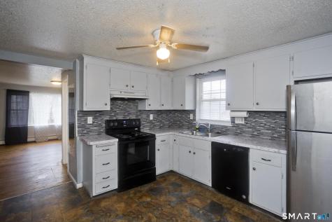 21 Lownds Drive Windsor Locks CT 06096