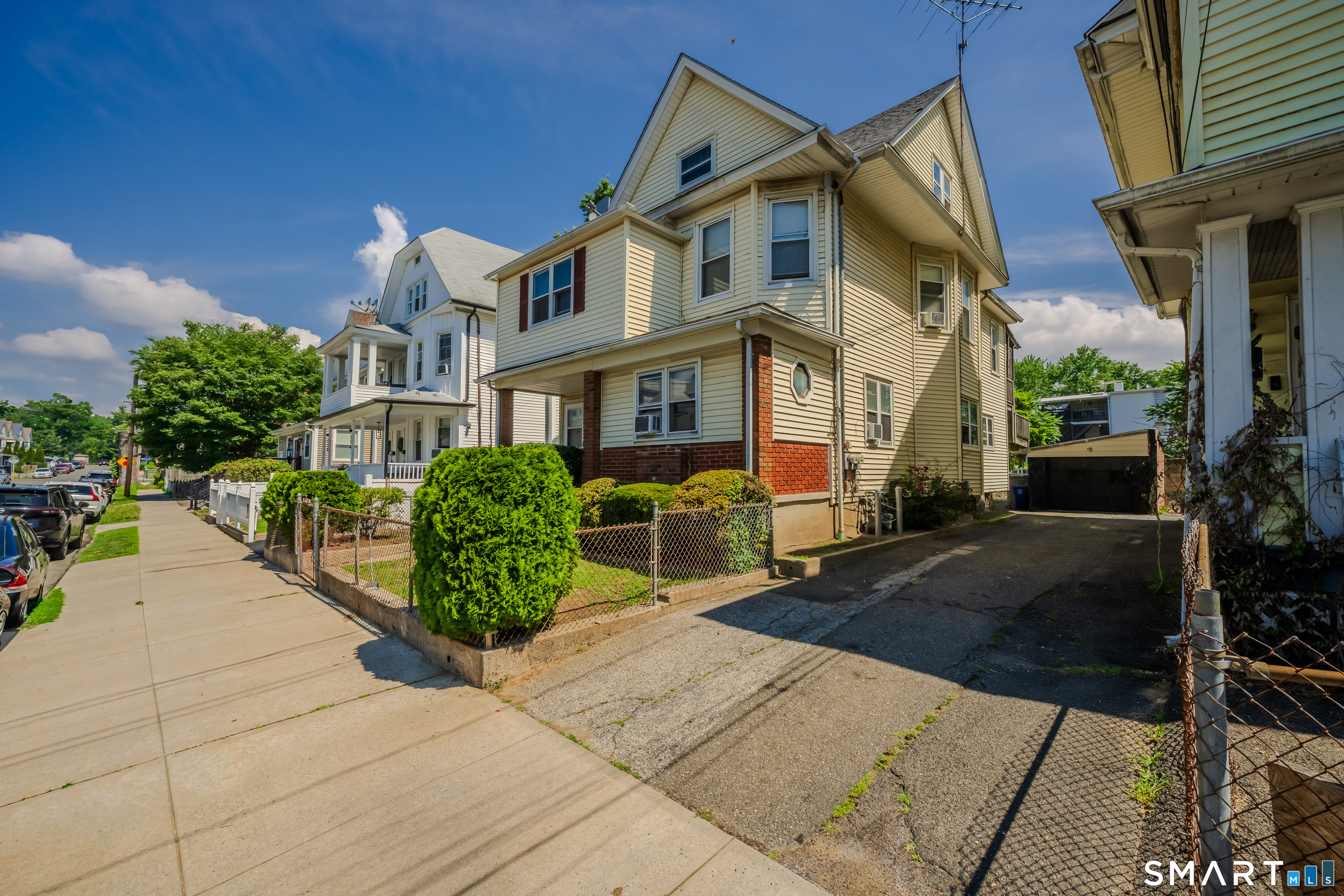226-228 Lenox Avenue Bridgeport CT 06605