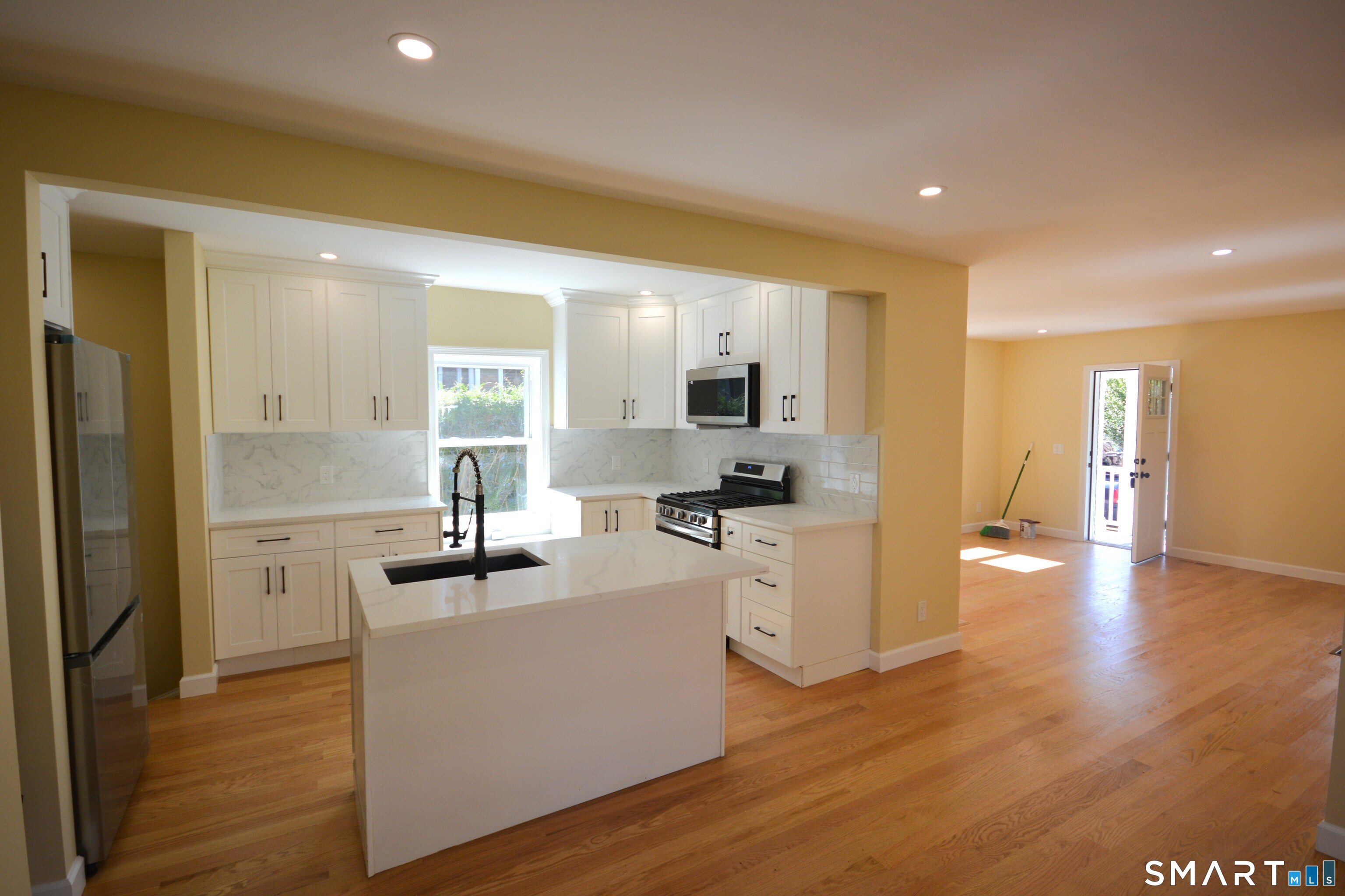 27 Longview Avenue Fairfield CT 06824