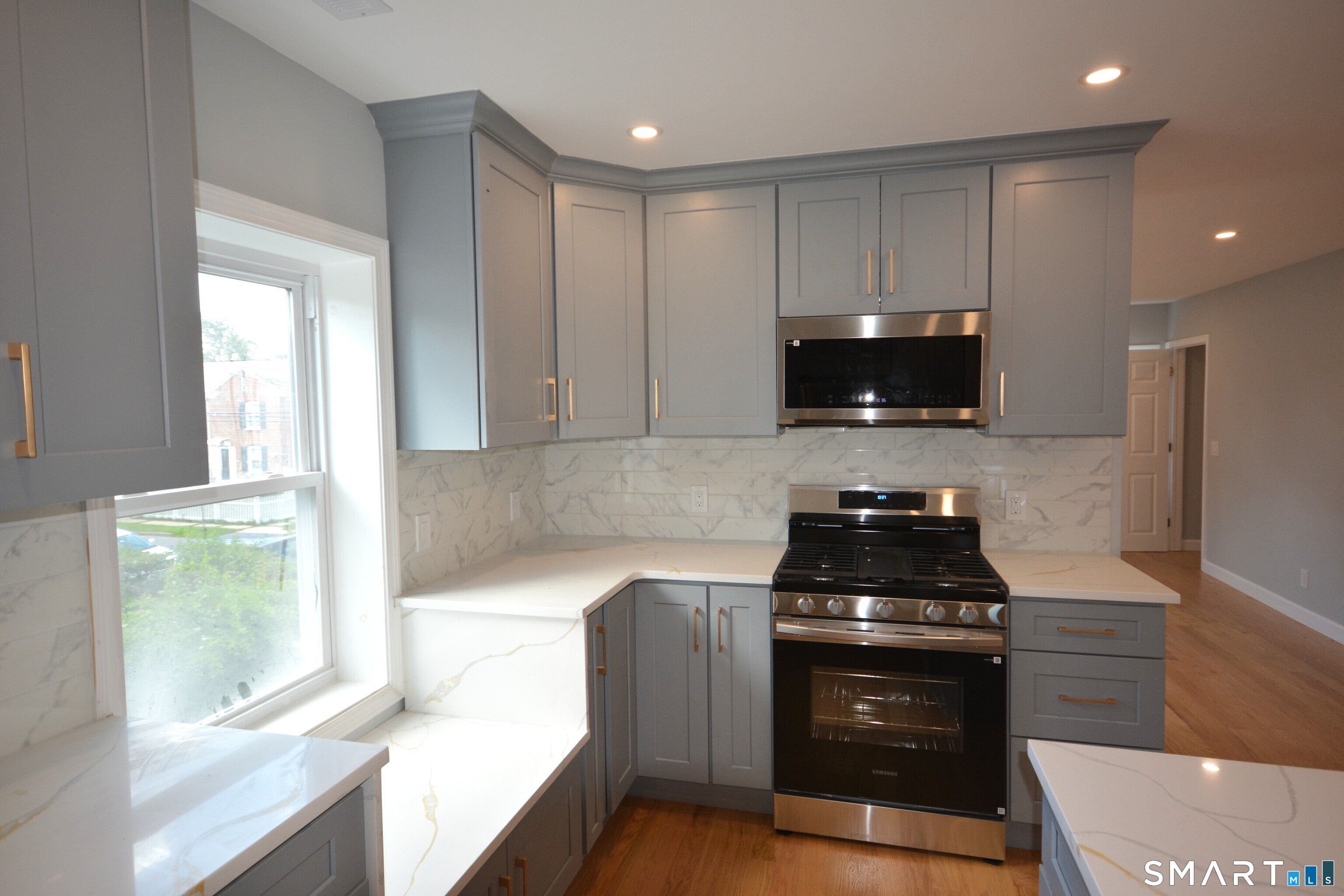 27 Longview Avenue Fairfield CT 06824