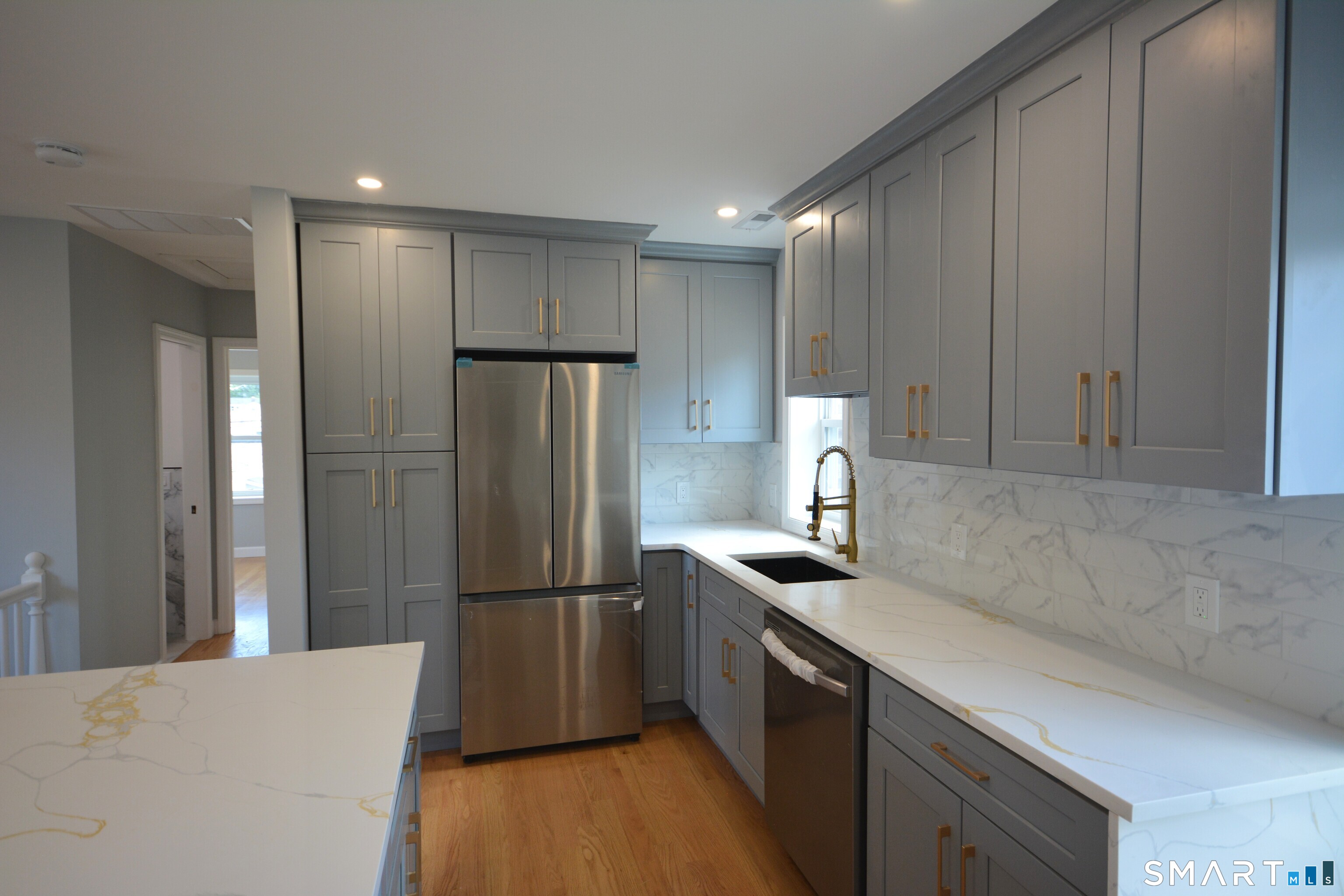 27 Longview Avenue Fairfield CT 06824