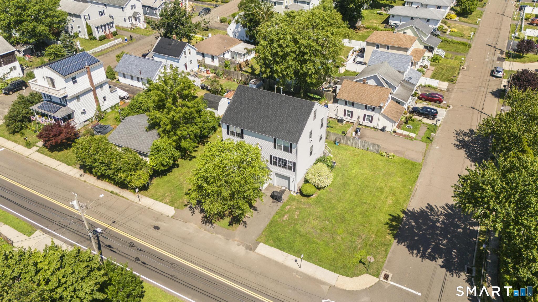 143 Bradford Avenue East Haven CT 06512