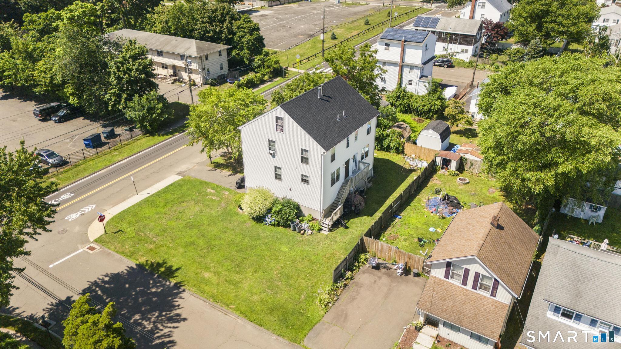 143 Bradford Avenue East Haven CT 06512