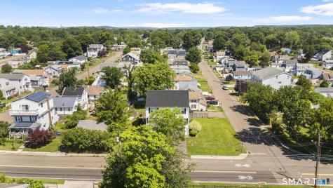 143 Bradford Avenue East Haven CT 06512
