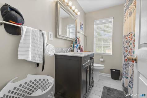 143 Bradford Avenue East Haven CT 06512