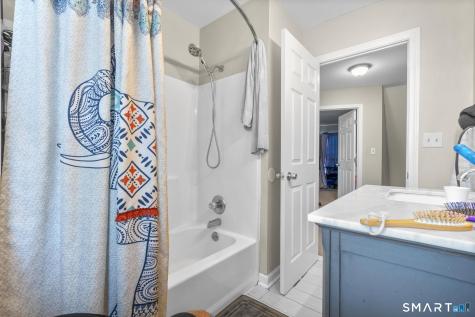 143 Bradford Avenue East Haven CT 06512