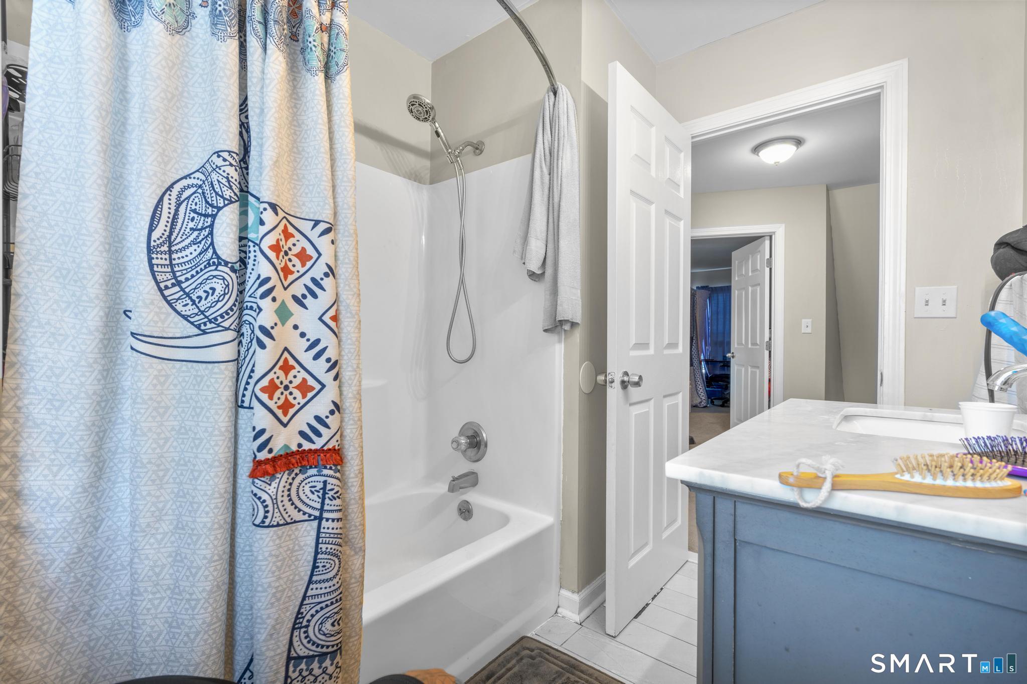 143 Bradford Avenue East Haven CT 06512