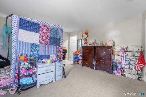 143 Bradford Avenue East Haven CT 06512