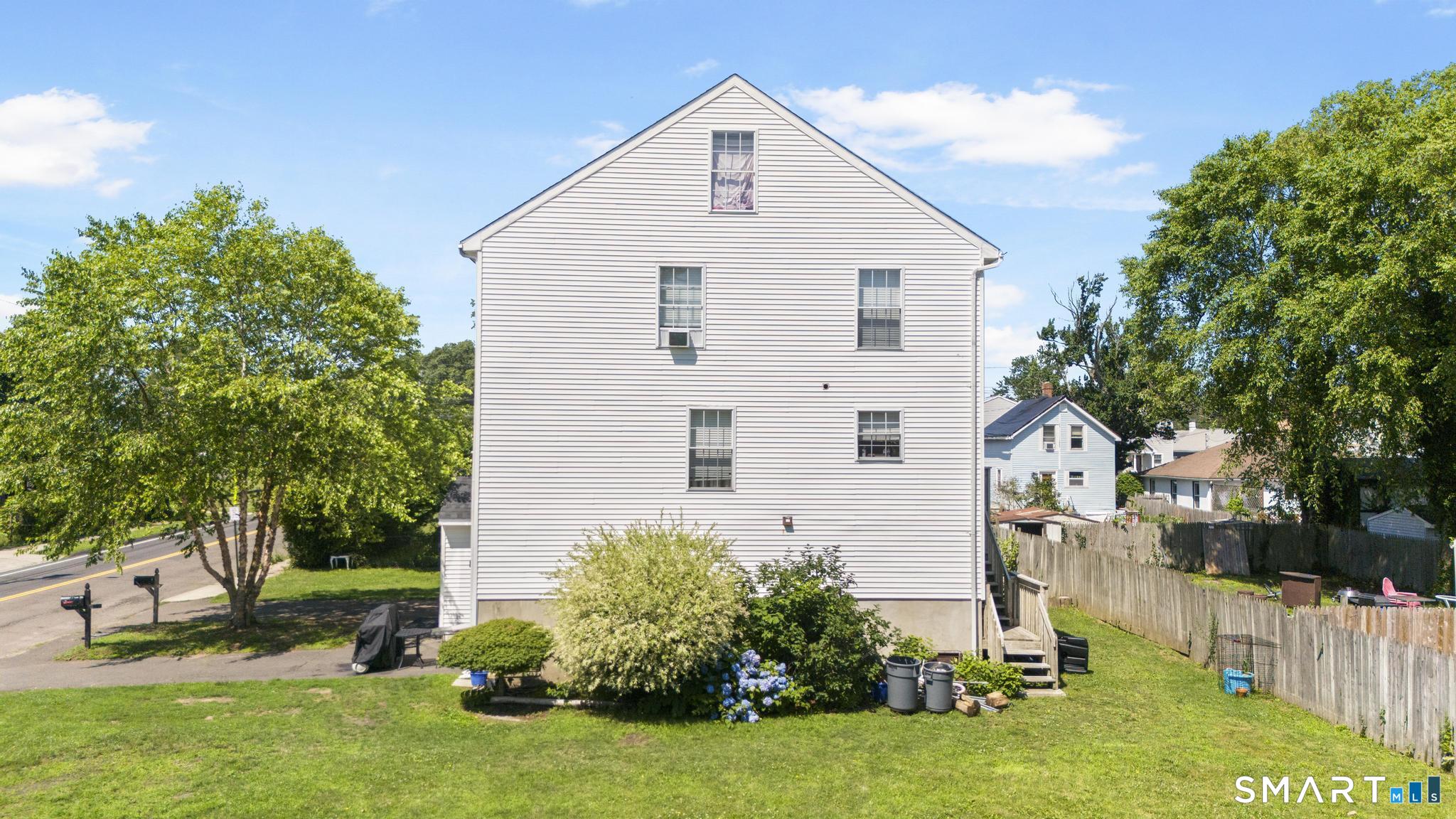 143 Bradford Avenue East Haven CT 06512