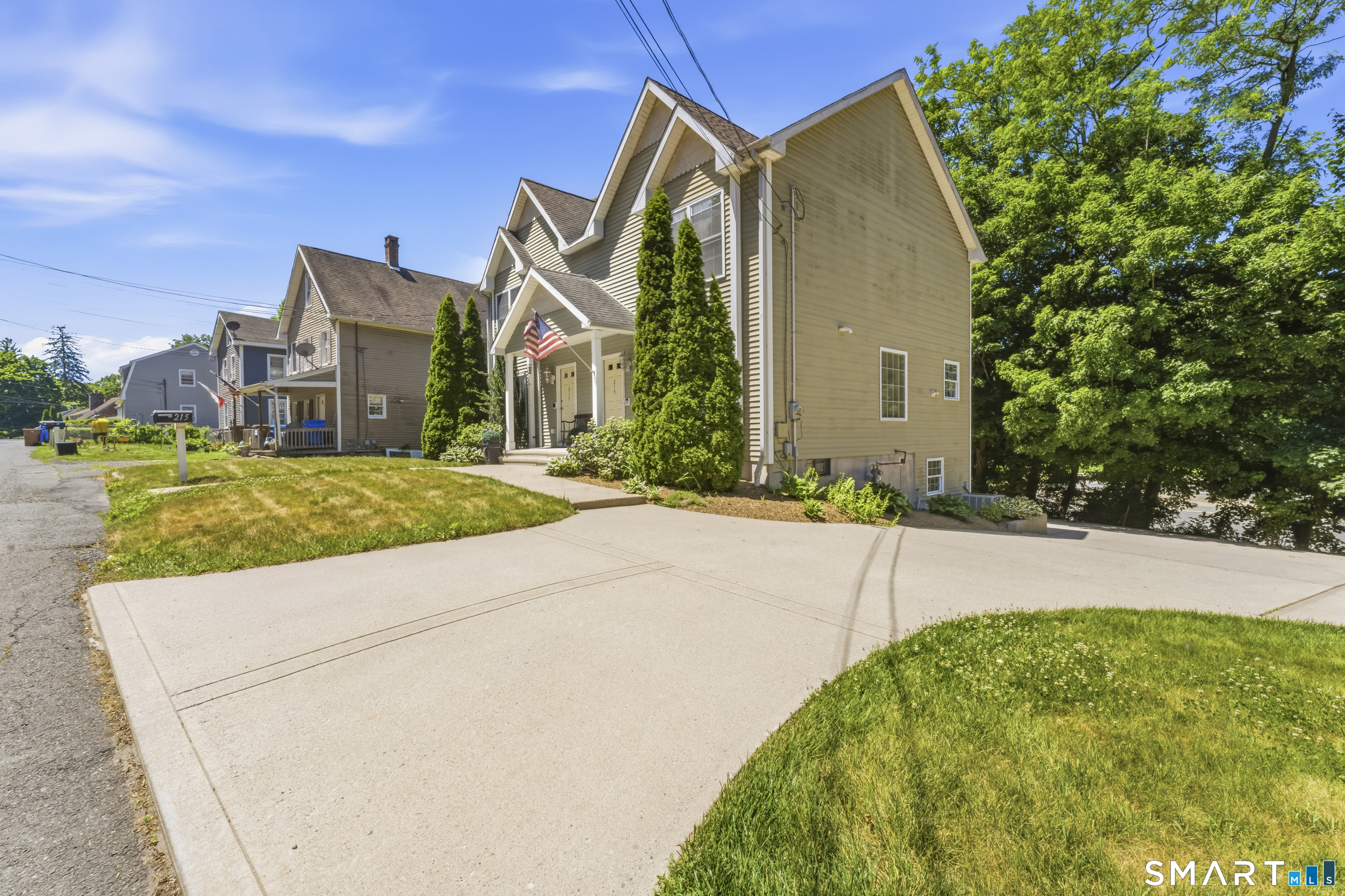 215-217 Long Hill Avenue Shelton CT 06484