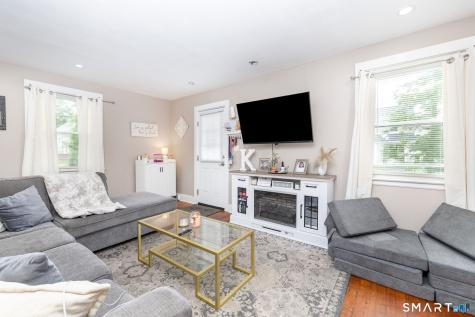11 Colver Street New London CT 06320