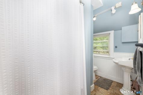 11 Colver Street New London CT 06320