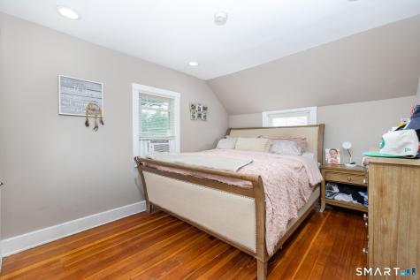 11 Colver Street New London CT 06320