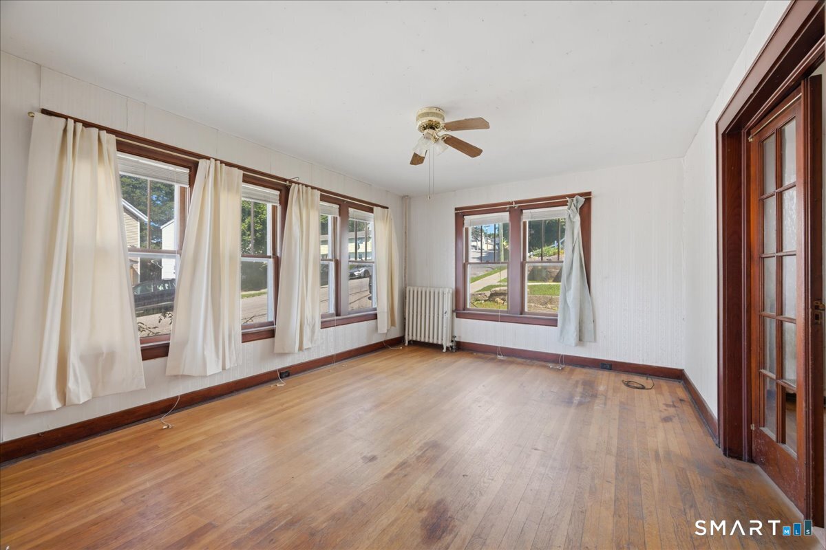 205 Crystal Avenue New London CT 06320