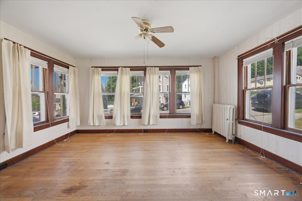 205 Crystal Avenue New London CT 06320