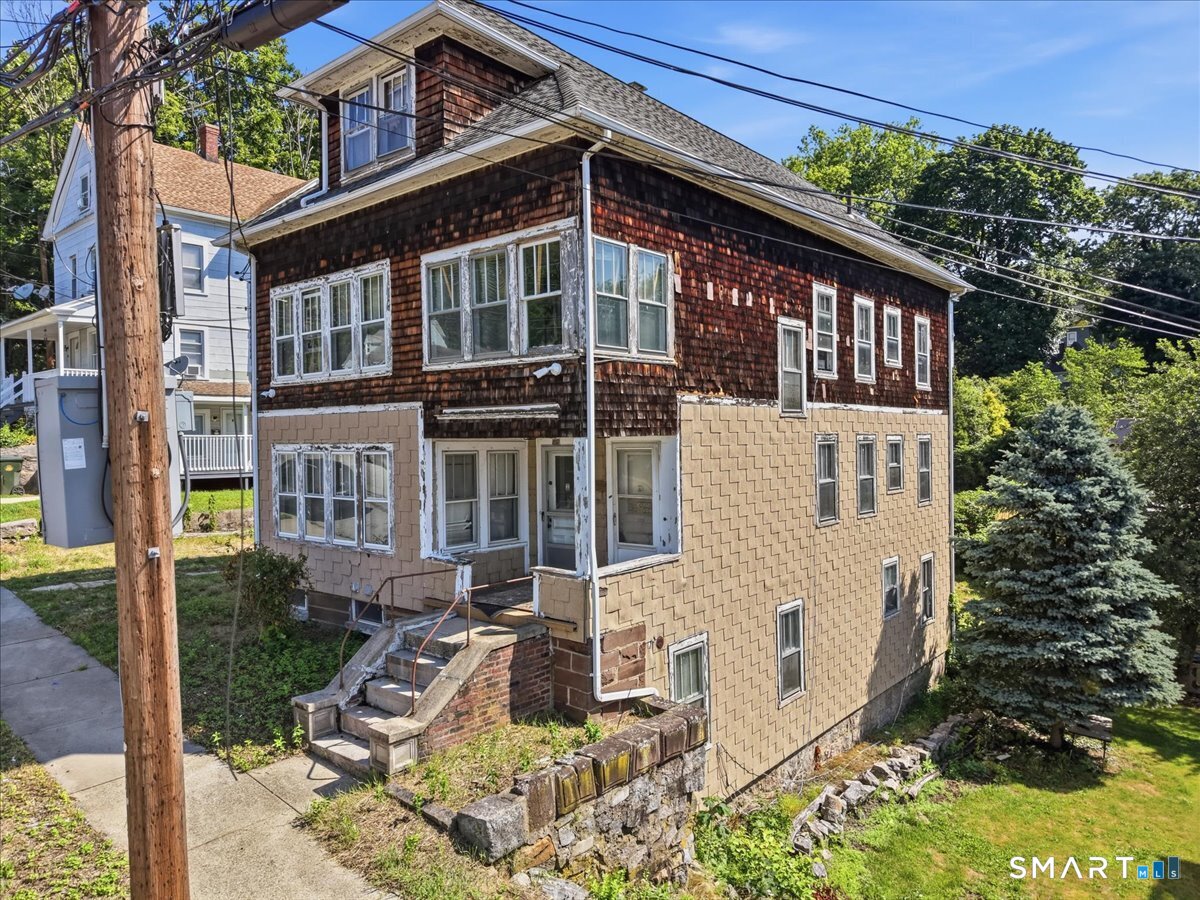 205 Crystal Avenue New London CT 06320