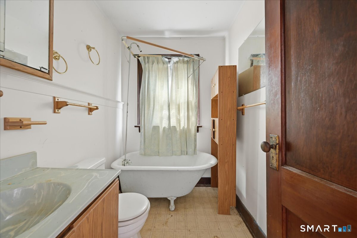 205 Crystal Avenue New London CT 06320