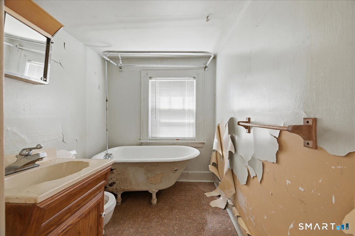 205 Crystal Avenue New London CT 06320