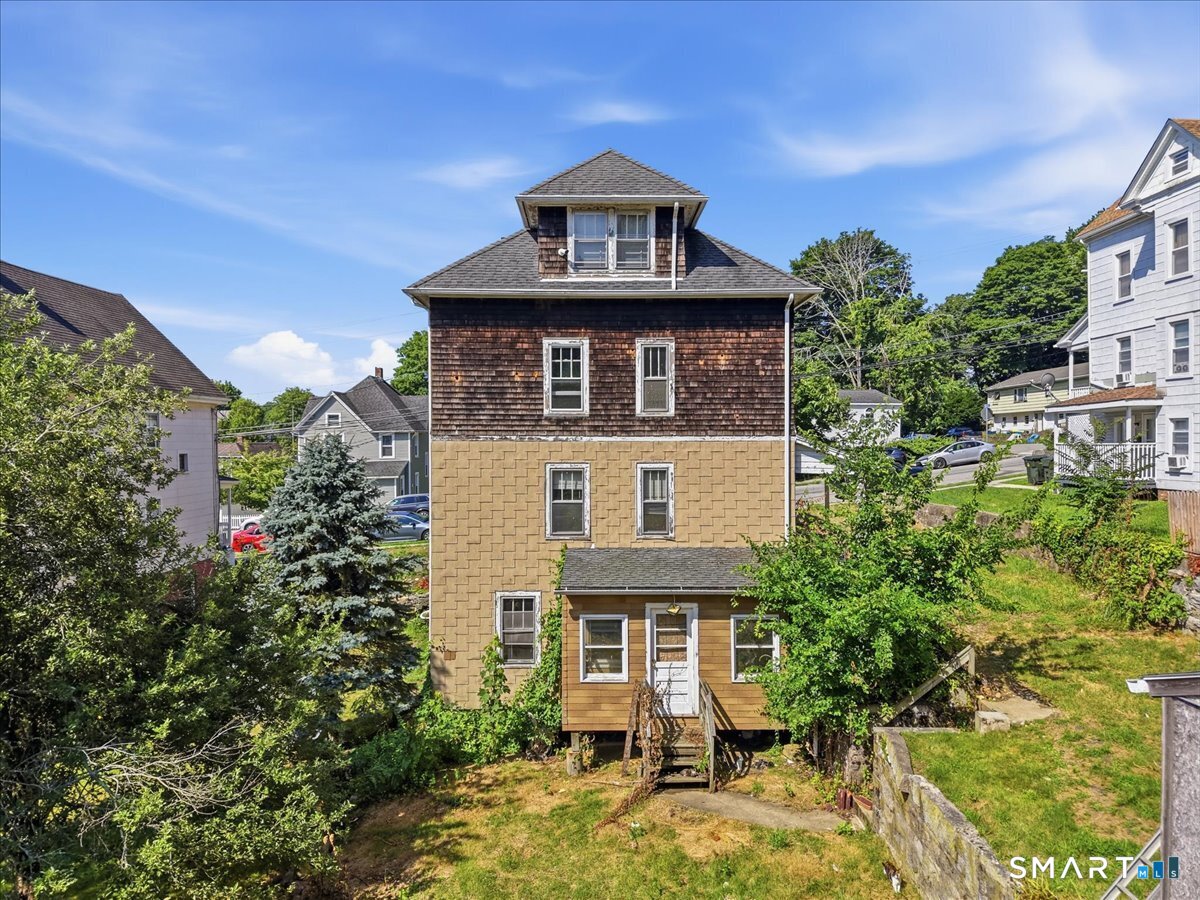 205 Crystal Avenue New London CT 06320