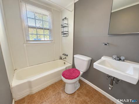 24 Railroad Avenue Plainfield CT 06374