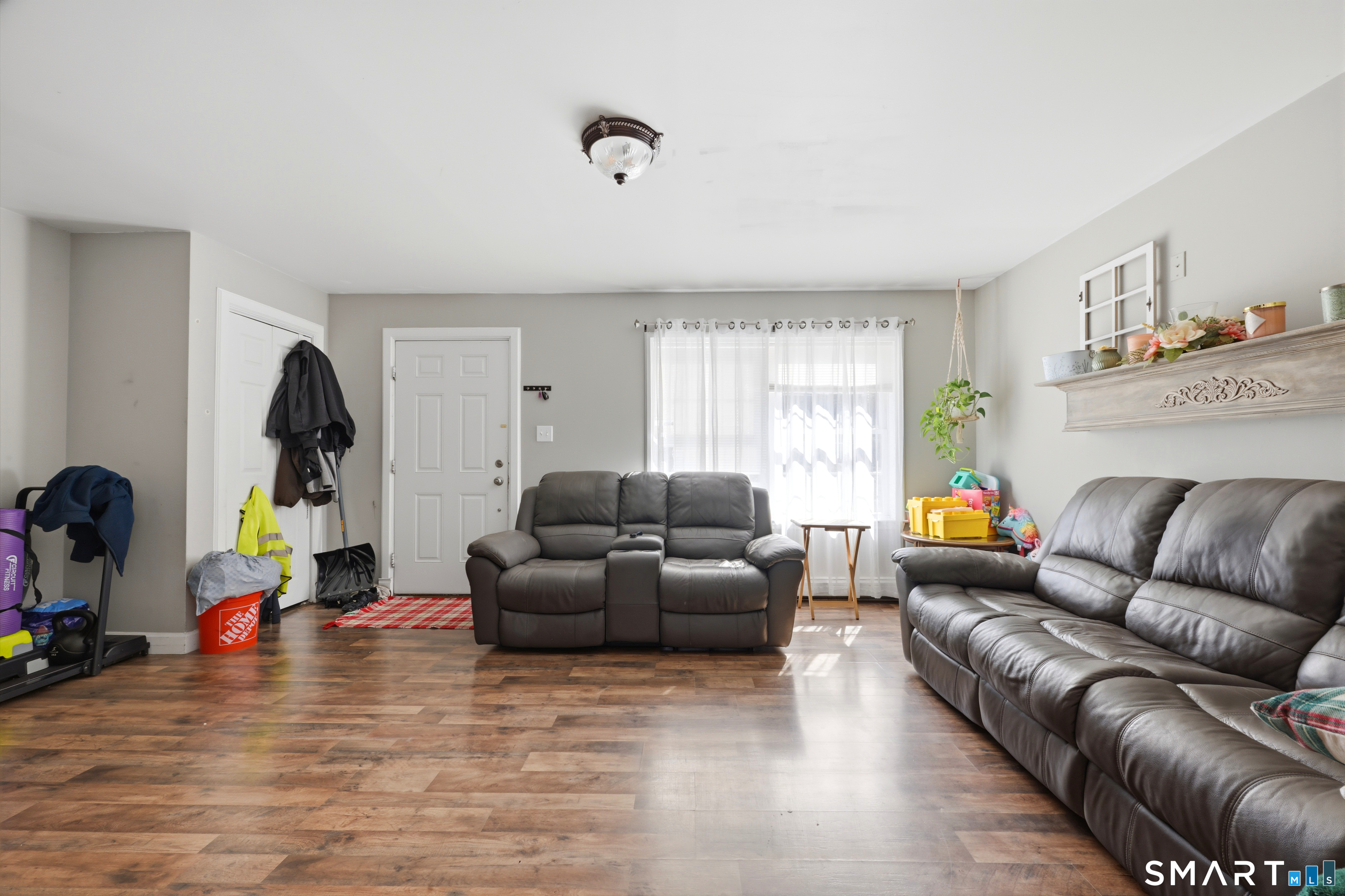 18 Division Street Norwich CT 06360