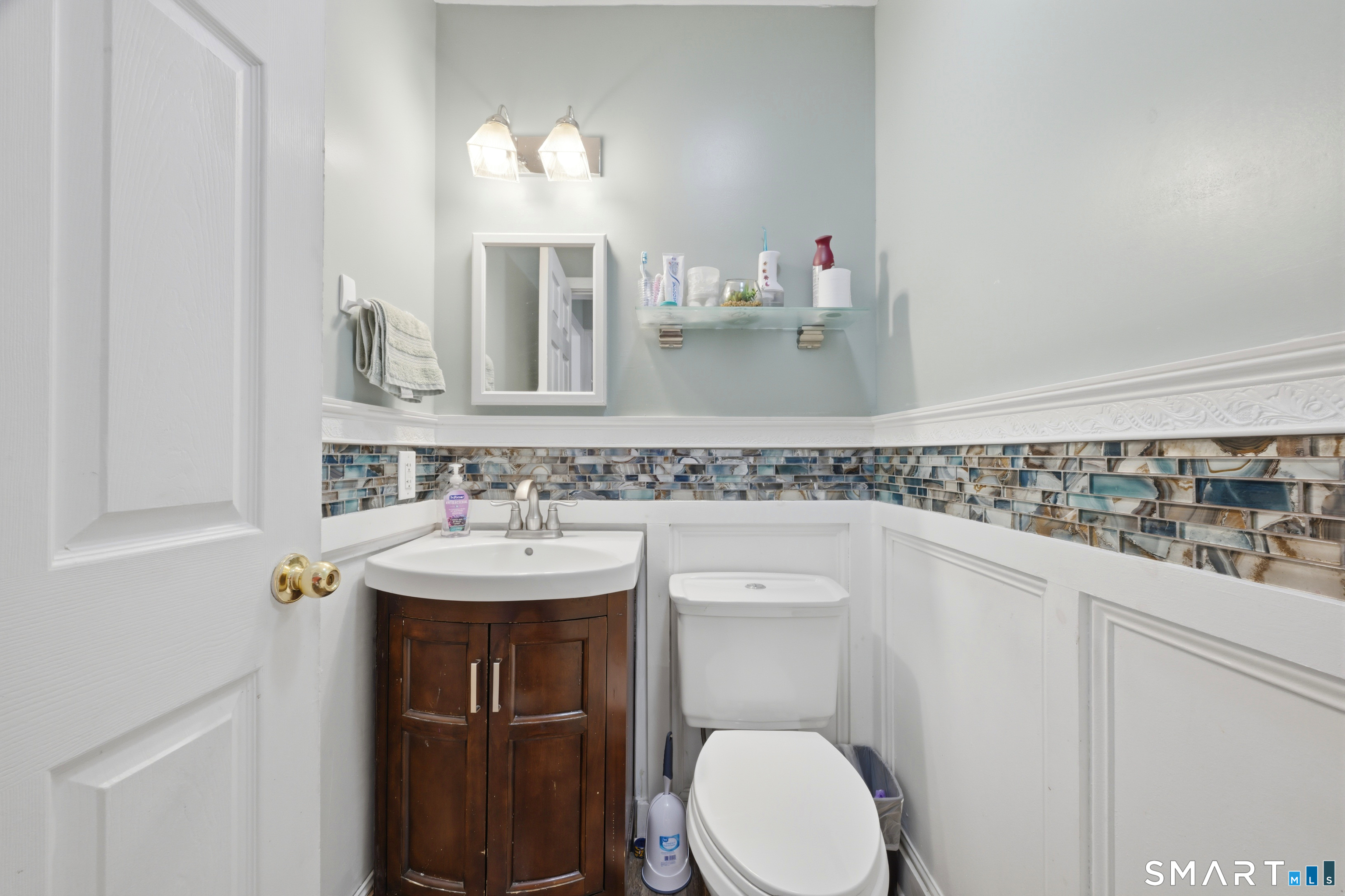 18 Division Street Norwich CT 06360