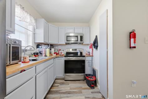 18 Division Street Norwich CT 06360