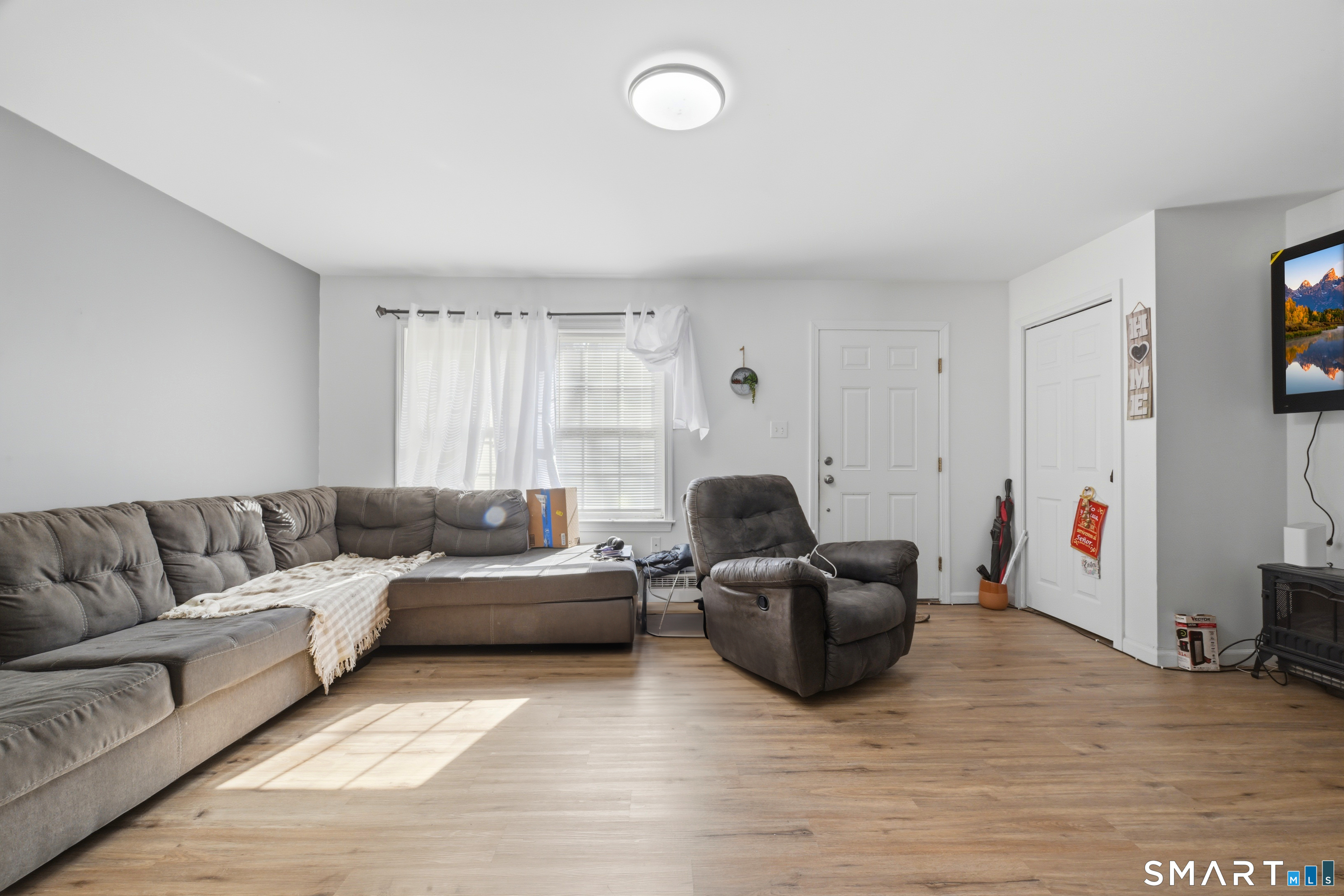 18 Division Street Norwich CT 06360