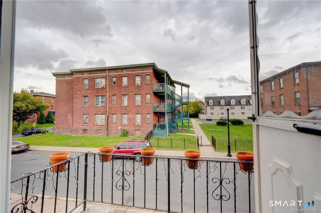 41-43 Dean Street Hartford CT 06114