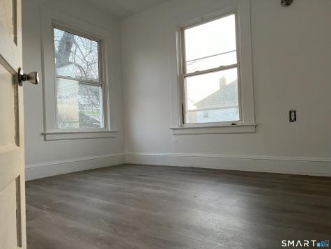 14 Delmont Street Manchester CT 06042