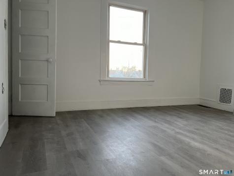 14 Delmont Street Manchester CT 06042