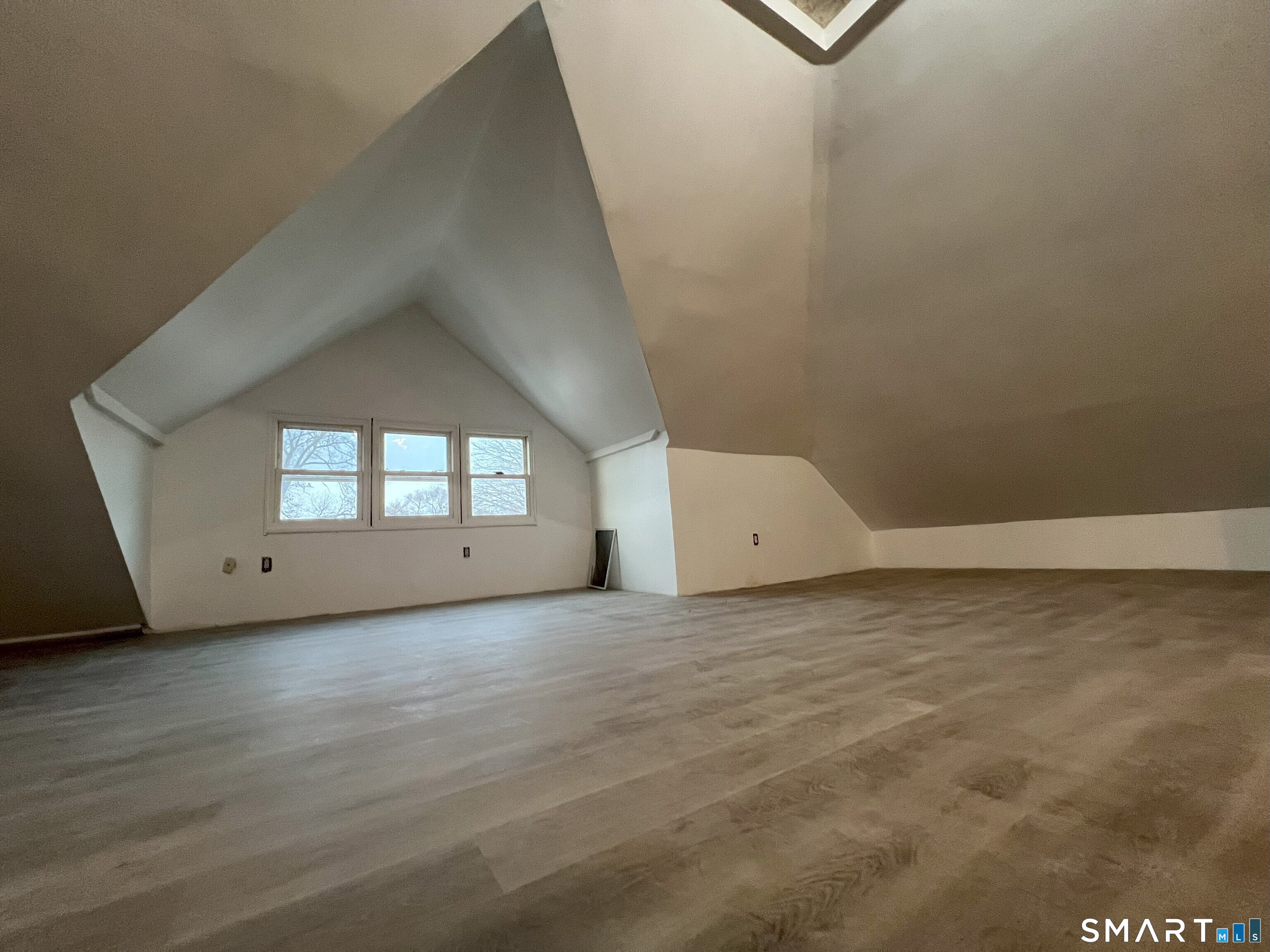 14 Delmont Street Manchester CT 06042