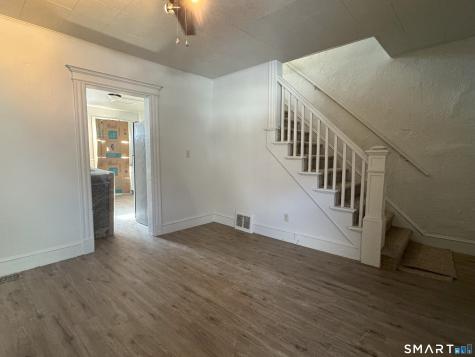 14 Delmont Street Manchester CT 06042