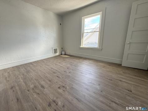 14 Delmont Street Manchester CT 06042