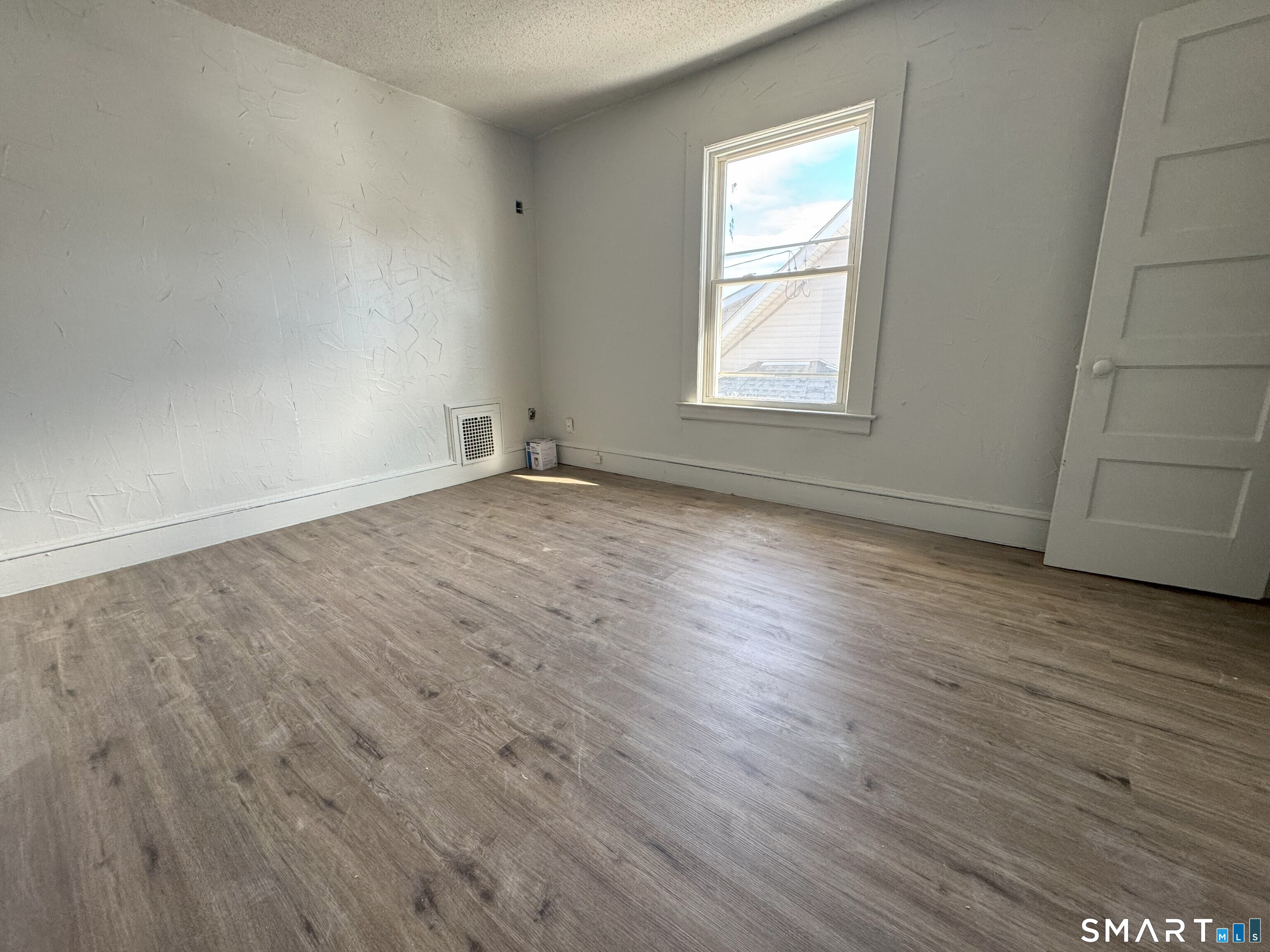 14 Delmont Street Manchester CT 06042