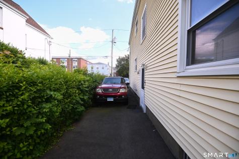 152 Jackson Avenue Bridgeport CT 06606