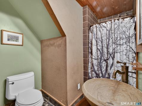 87 Hunters Avenue Norwich CT 06360