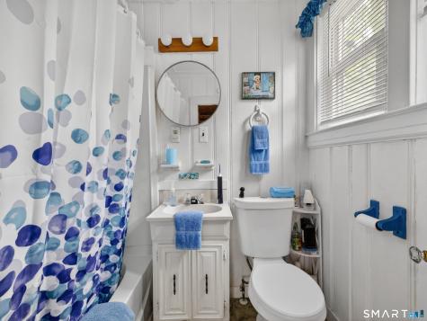 87 Hunters Avenue Norwich CT 06360