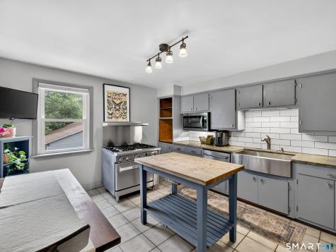 87 Hunters Avenue Norwich CT 06360
