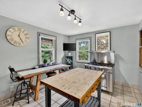87 Hunters Avenue Norwich CT 06360