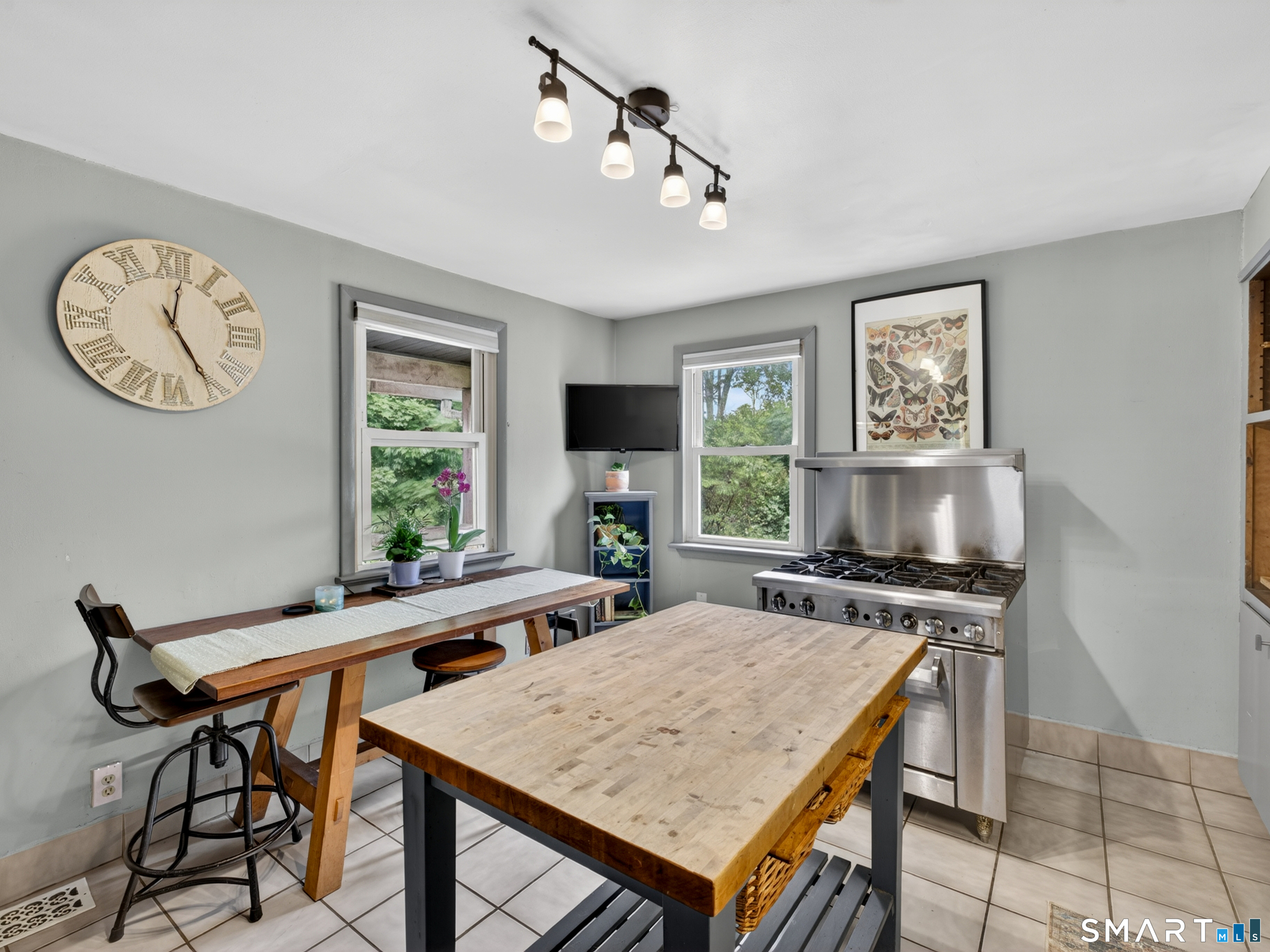 87 Hunters Avenue Norwich CT 06360