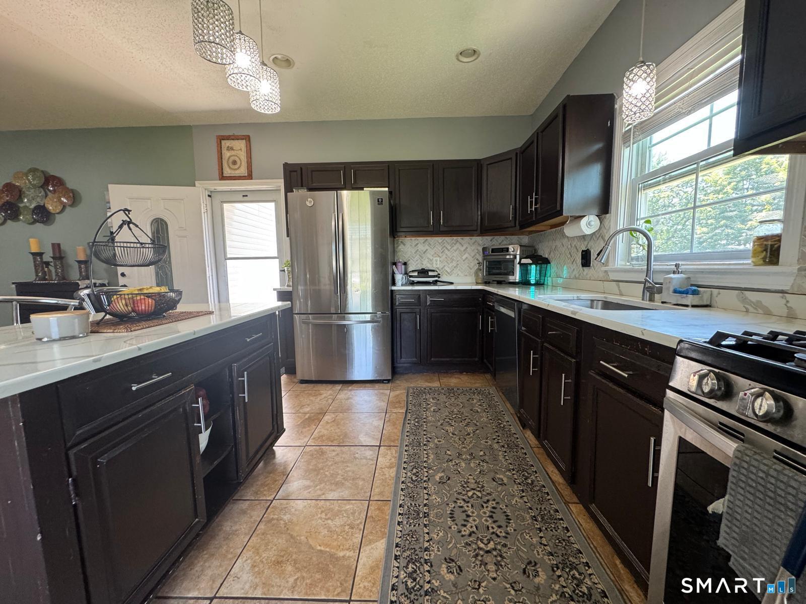 987 Silver Lane East Hartford CT 06118
