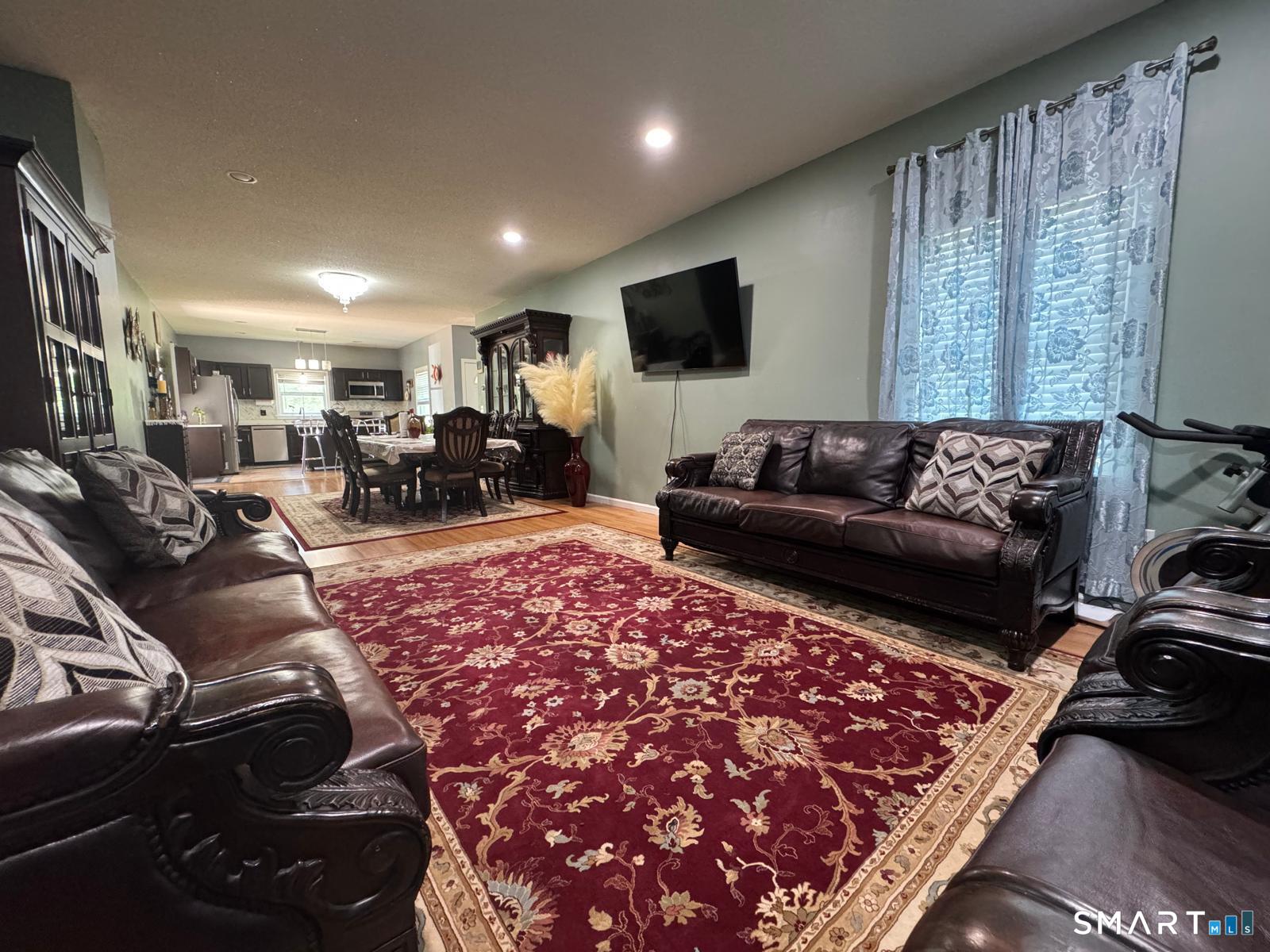 987 Silver Lane East Hartford CT 06118